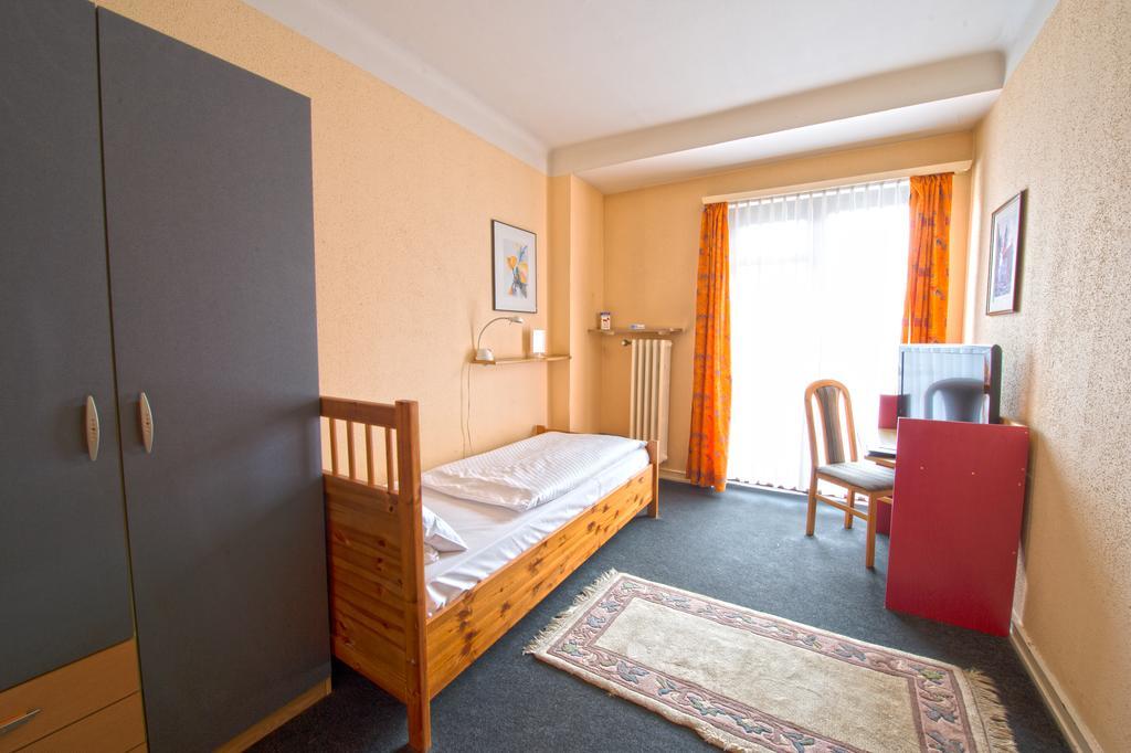 Hotel Continental ザールブリュッケン 部屋 写真