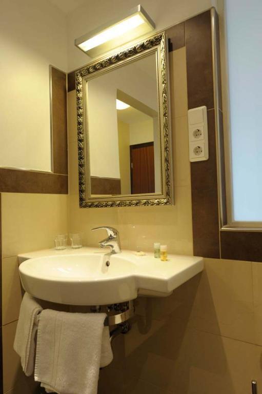 Hotel Continental ザールブリュッケン 部屋 写真